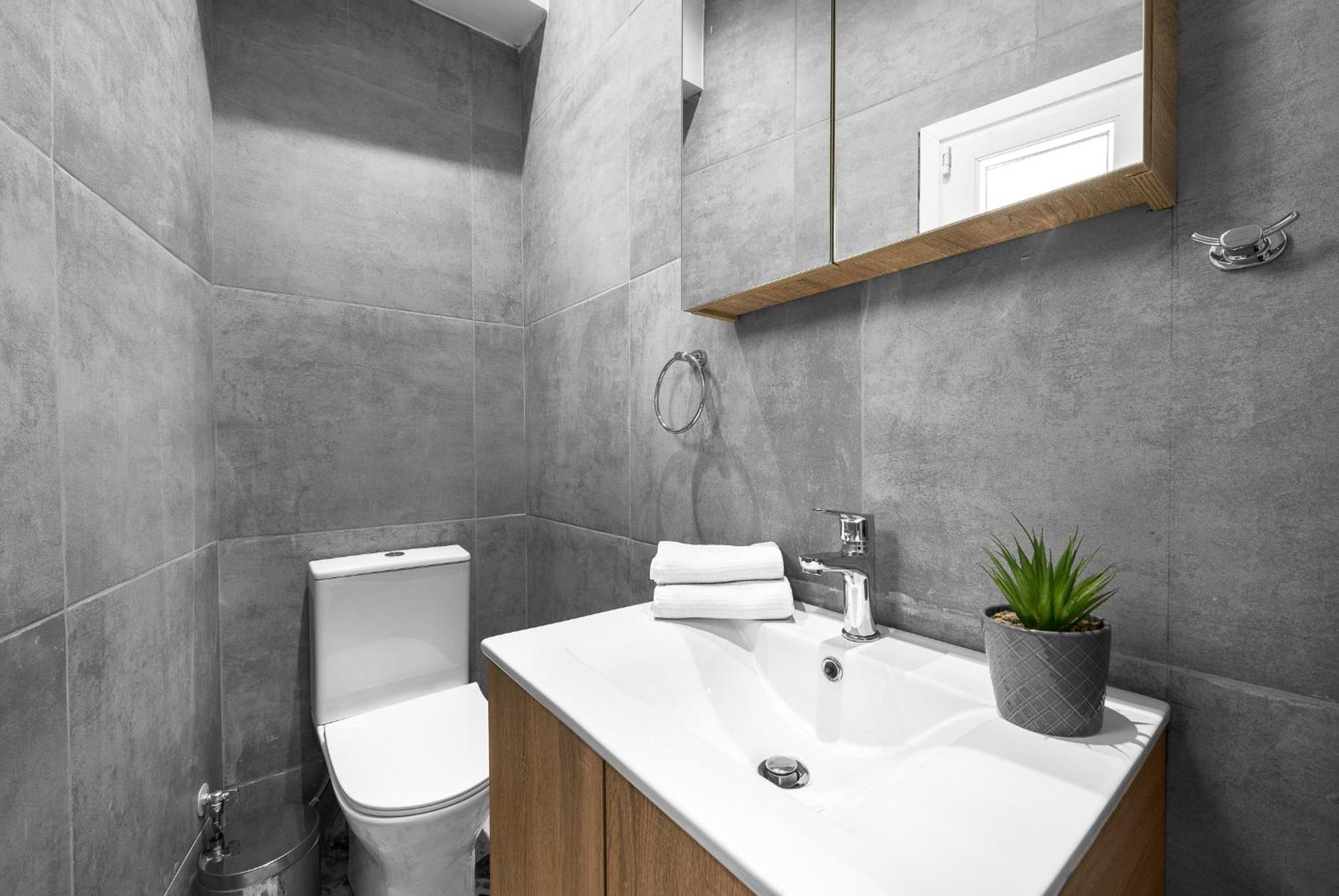 Upper Floor, The Luxury Suites Thessaloníki Luaran gambar